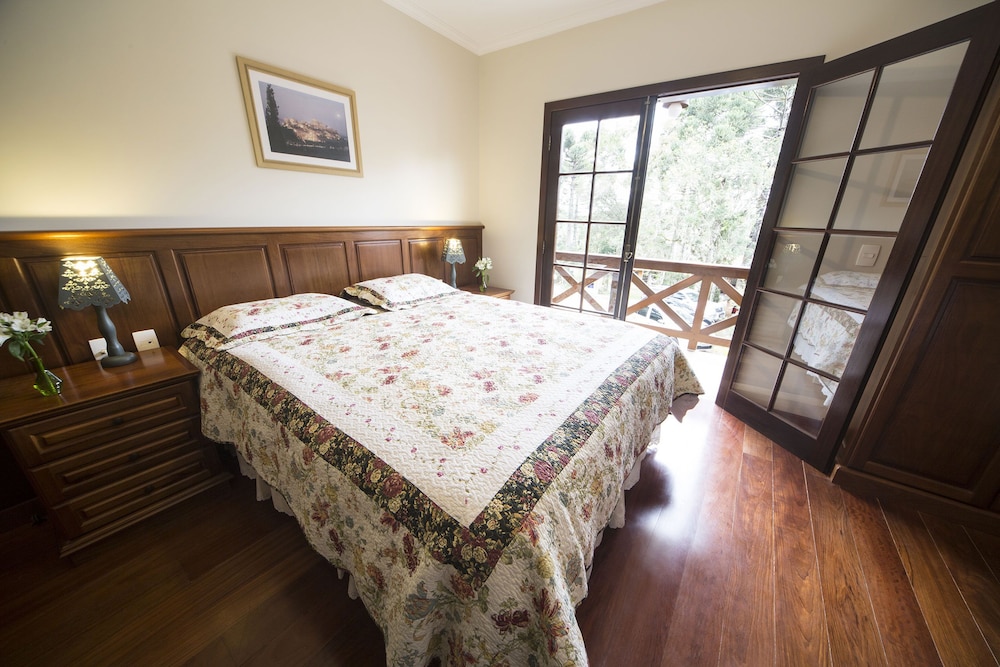Deluxe Double Room, 1 Queen Bed photo 1