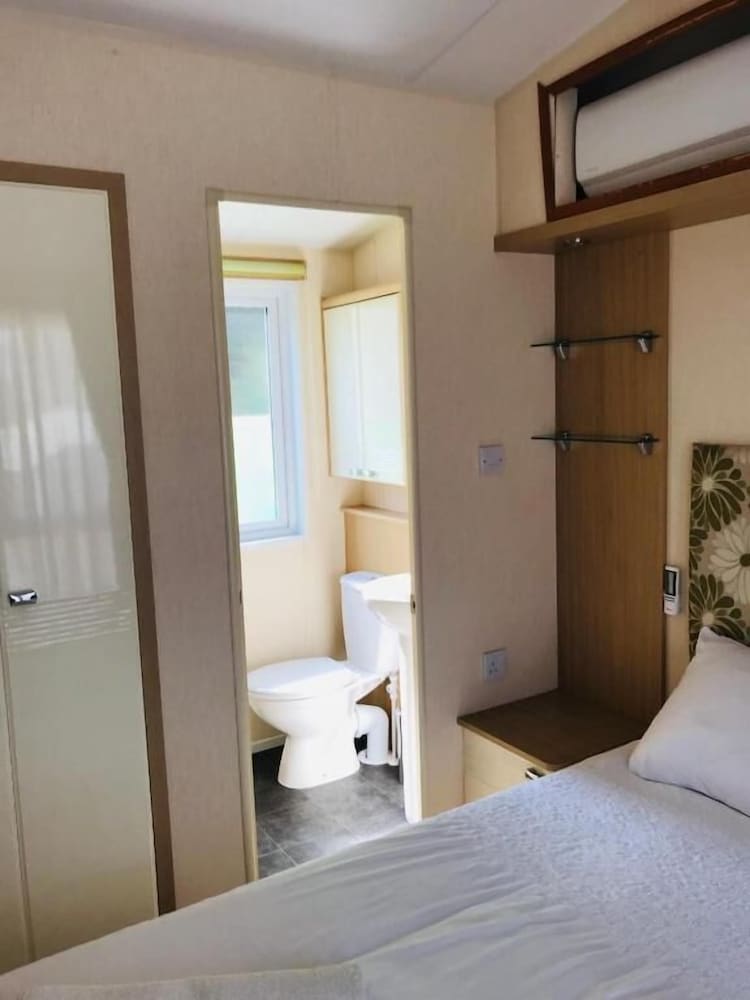 Mobile Home (Regal 11) photo 3
