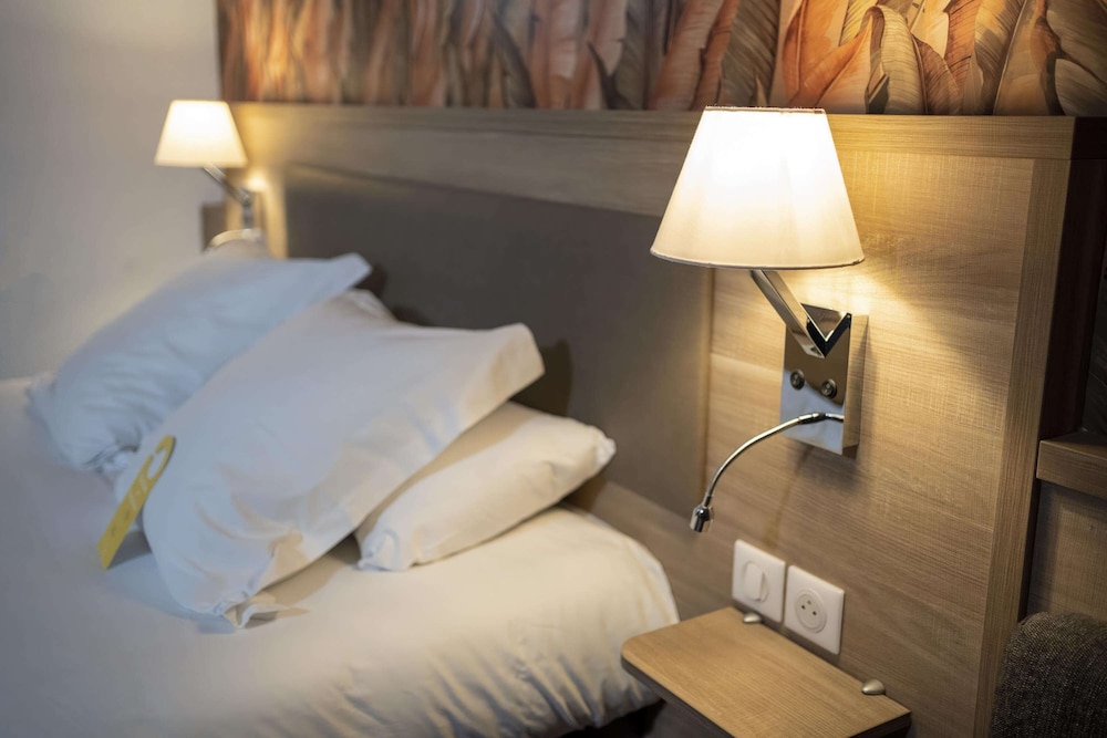 Standard Room, Multiple Beds photo 3