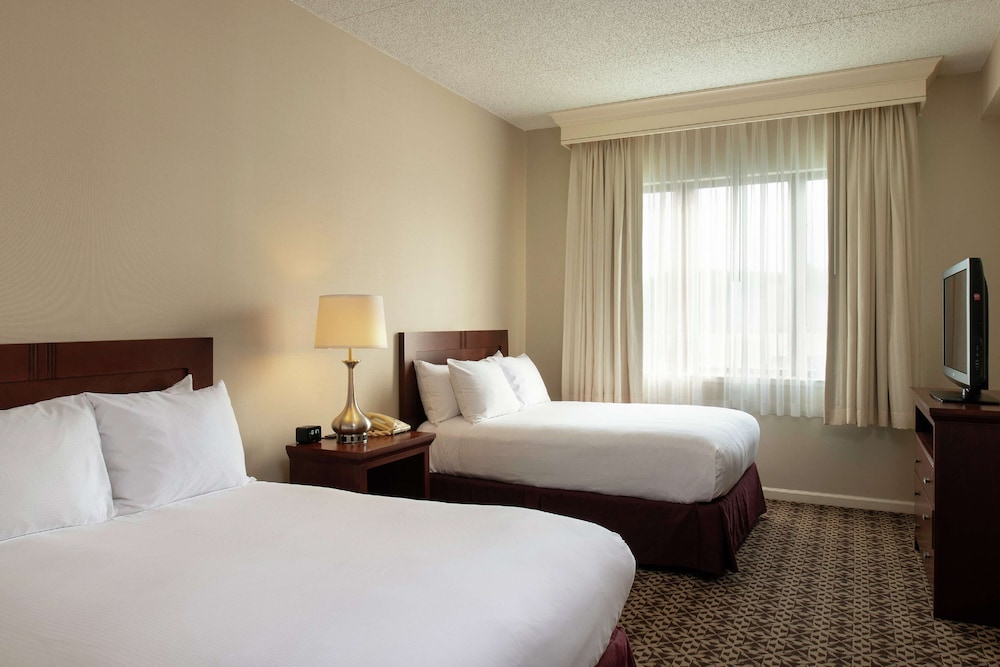 Suite, 2 Double Beds, Non Smoking - Photo 3