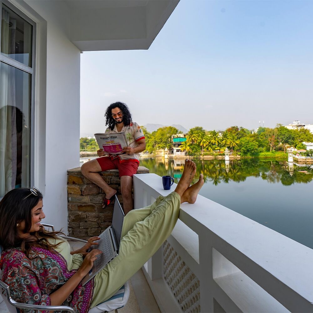 King Room with Balcony - Photo 7