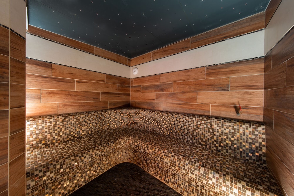 Exclusive Double Room, Hot Tub, Courtyard View (Le Poirier) - Photo 9