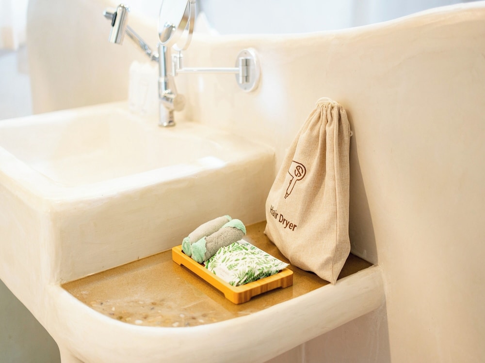 Luxe Room with Seaview - Photo 12