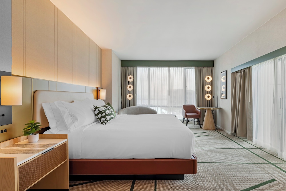 Junior Suite, 1 King Bed, City View - Photo 1