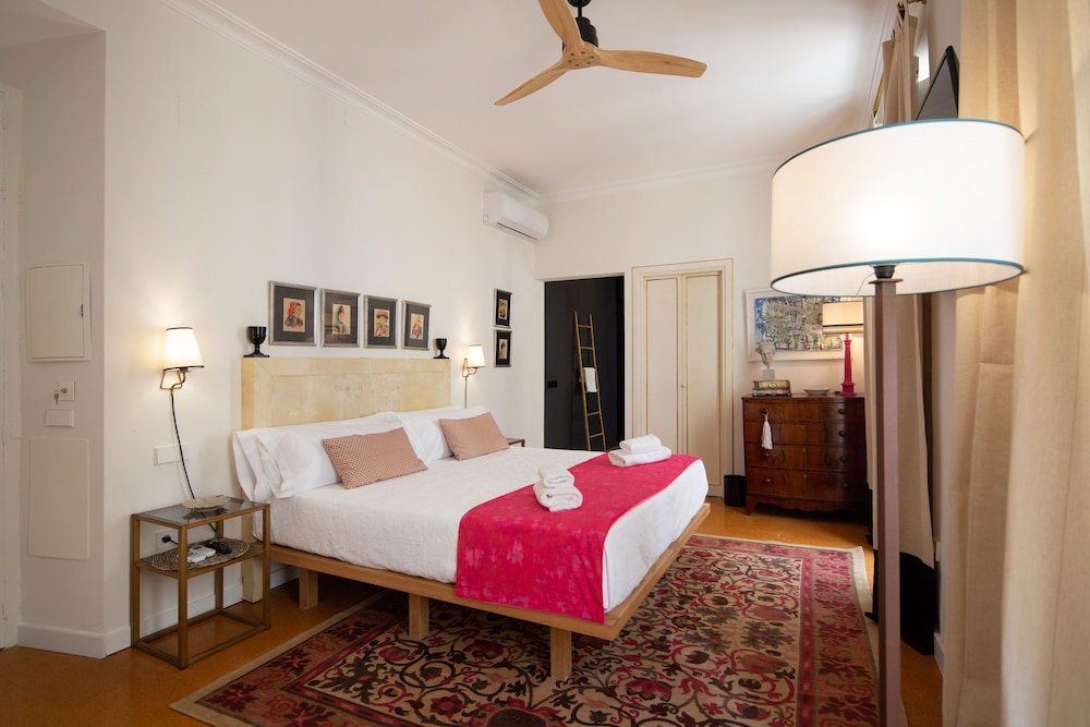 Deluxe Double or Twin Room, Private Bathroom