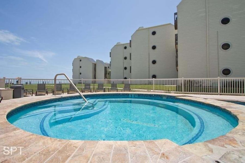 Condo, 2 Bedrooms