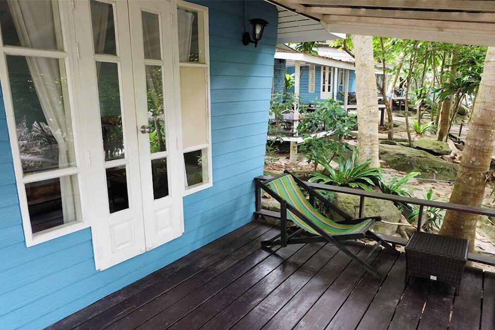 Air-Con Bungalow with Garden Hill Side photo 1
