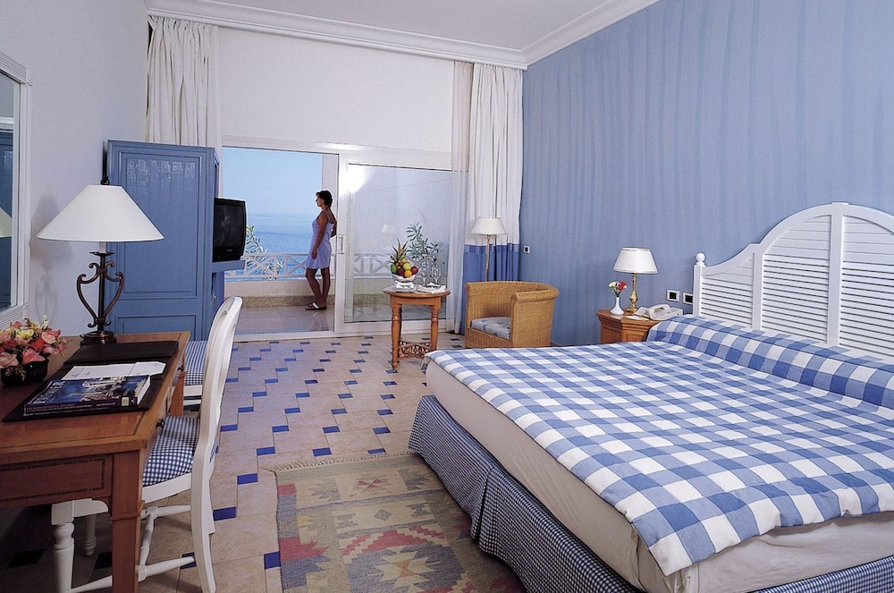Suite, 1 Bedroom, Sea View (Balcony) - Photo 1