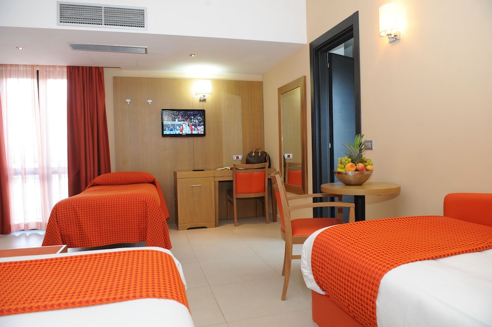 Deluxe Quadruple Room photo 2
