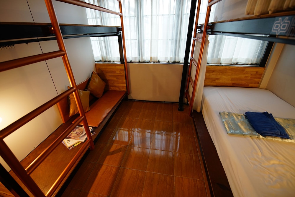 11 Bunk Bed Mixed Dorm photo 2