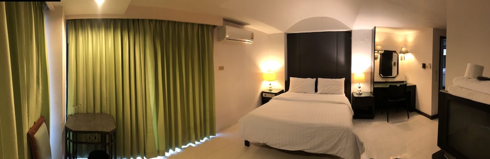 Deluxe Double Room photo 3