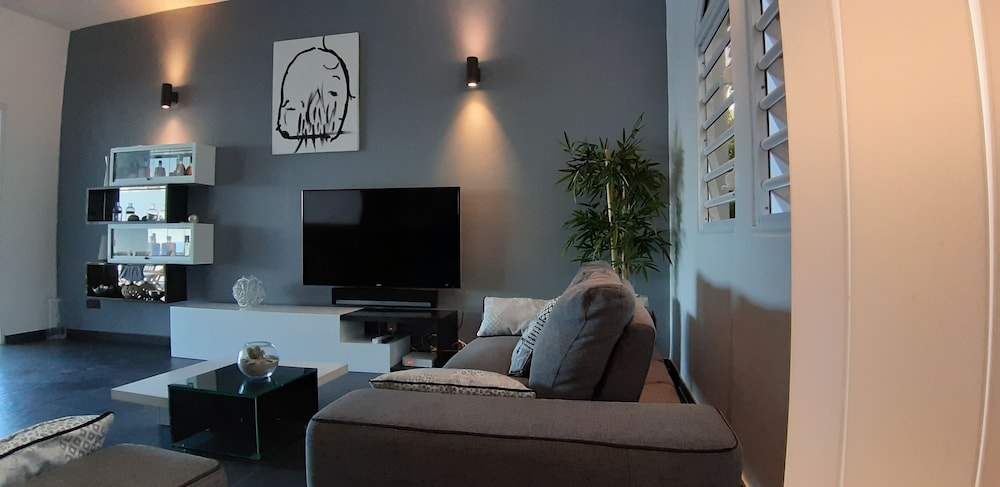 Luxury Villa photo 3