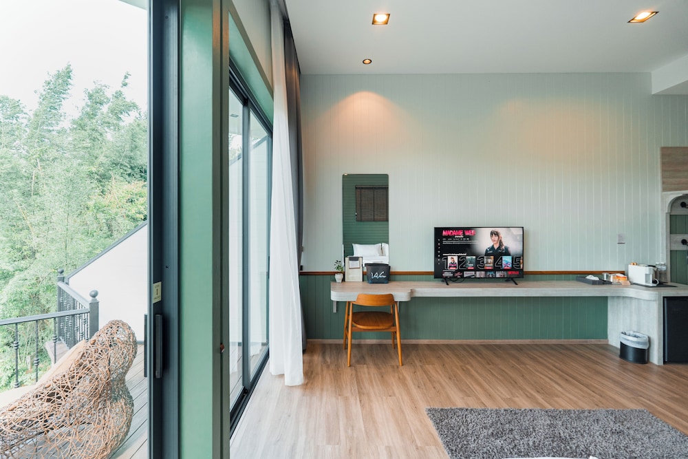 Deluxe Twin Room, River View - Photo 2
