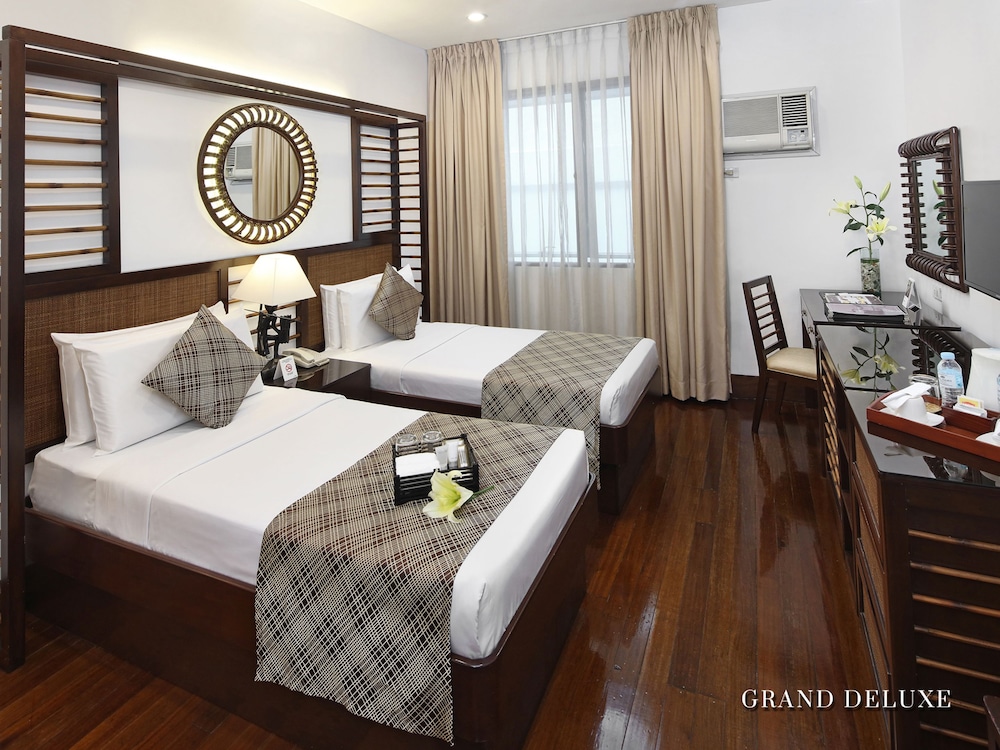 Grand Deluxe Room - Photo 1