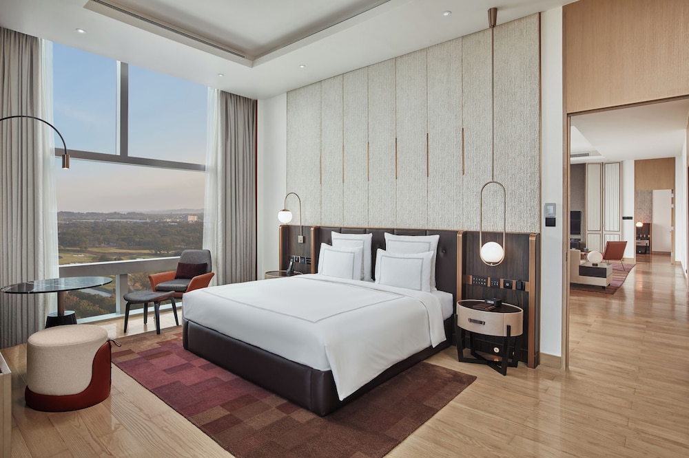 Swiss, Presidential Suite, 1 King Bed