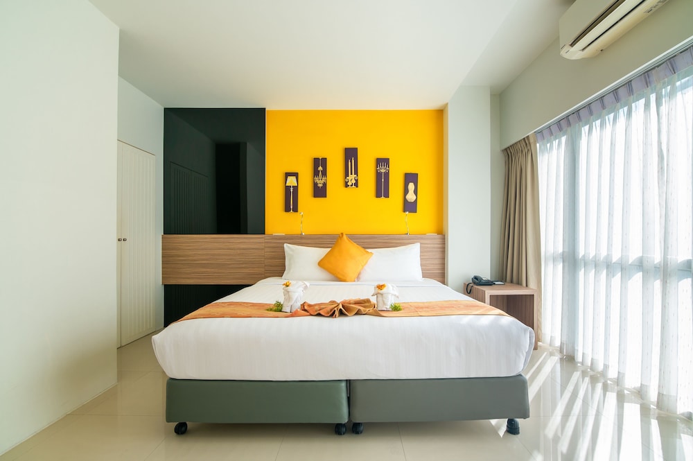 Luxury Two-Bedroom Apartment photo 2
