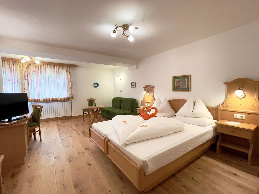 Comfort Double or Twin Room, Non Smoking, Mountain View (2 pax) photo 1