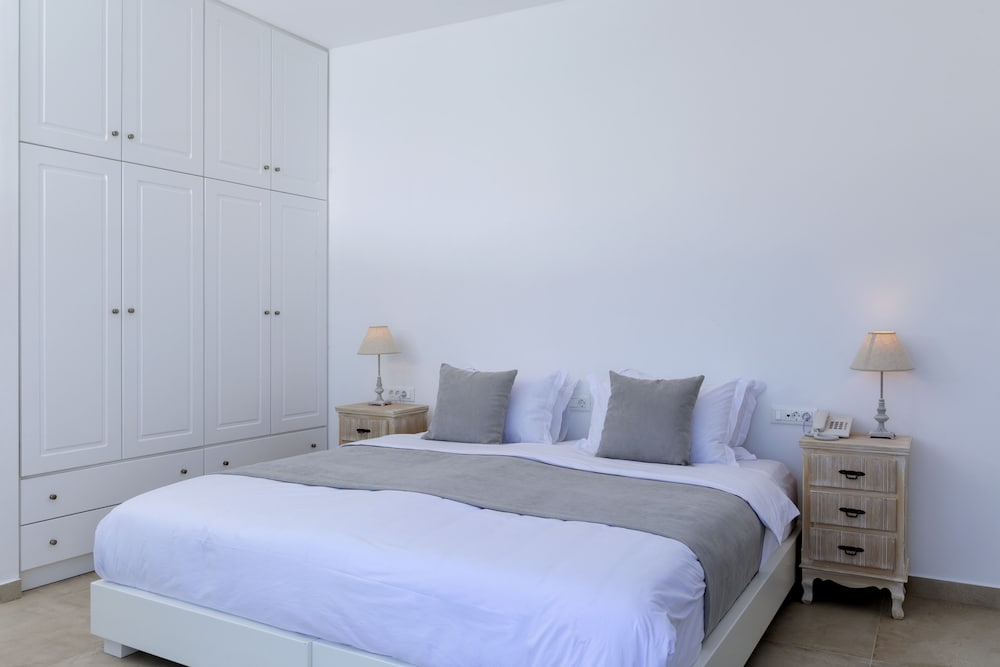 Room, Private Pool - Photo 2
