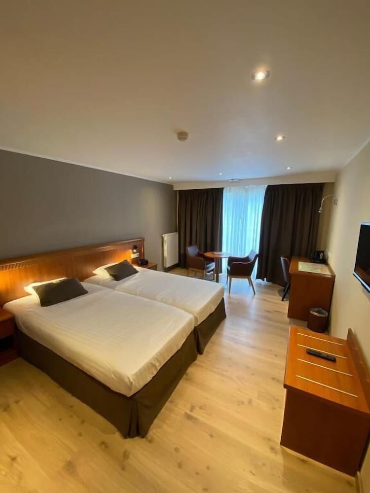 Executive Twin Room, Accessible photo 2