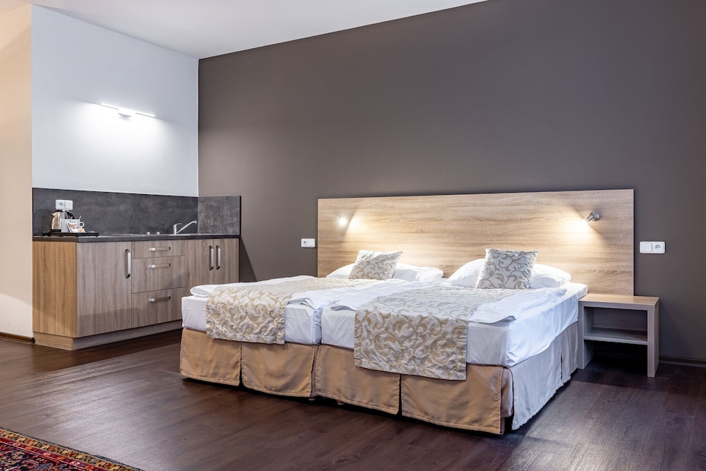Family Suite - Photo 7