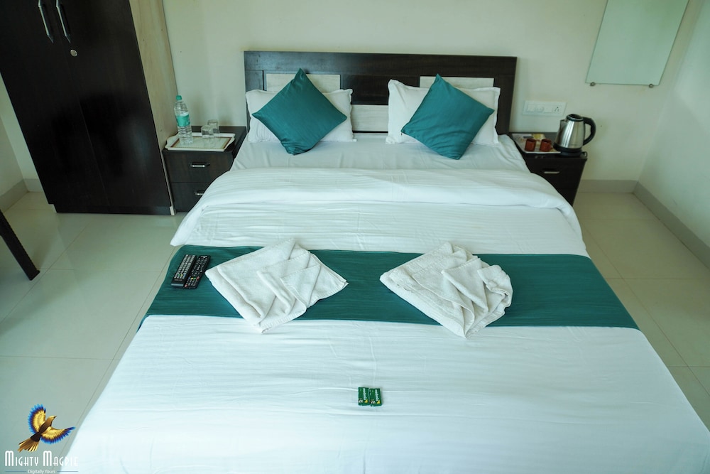 Deluxe Room - Photo 9