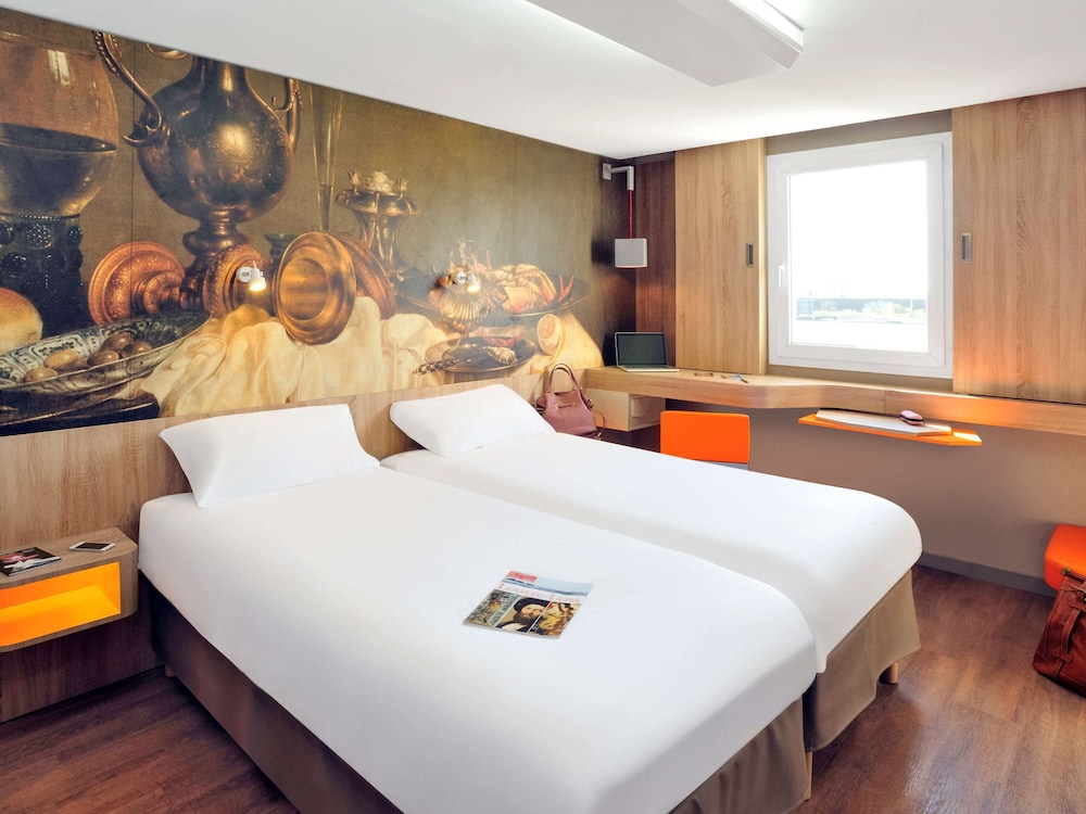 Standard Room, 2 Twin Beds - Photo 2