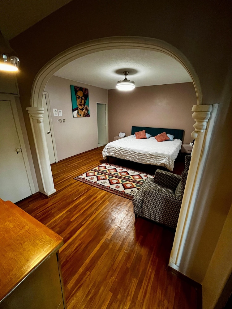 Comfort Room, 1 King Bed