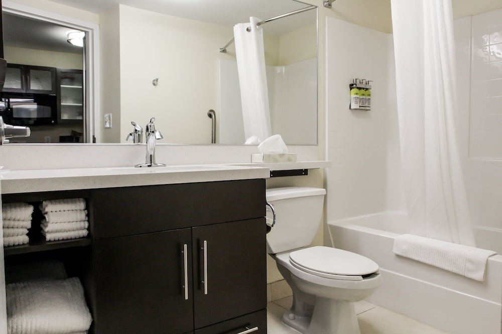 Standard Suite - Photo 10