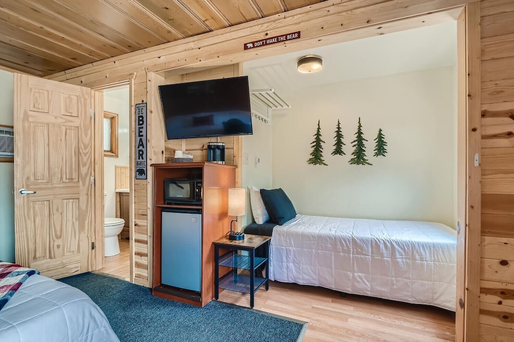 Standard Room, Multiple Beds, Non Smoking
