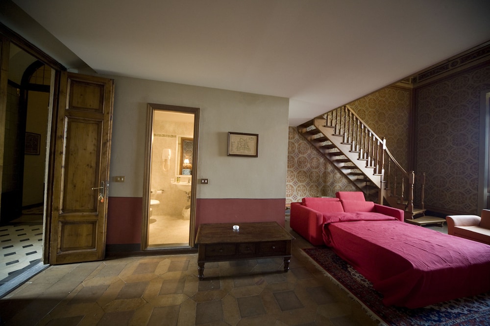 Family Room - Photo 3