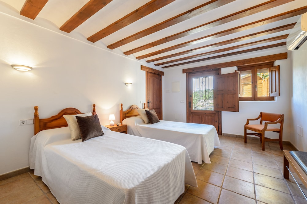 Habitación Doble Familiar, 2 Camas Individuales (Poniente)