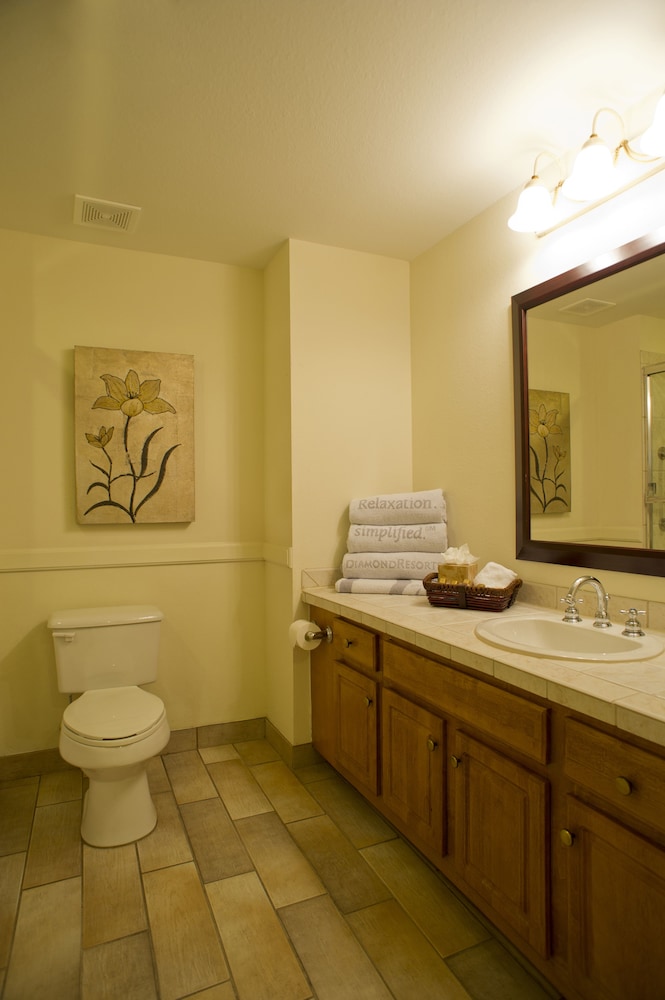 1 Bedroom 1 King Suite thumbnail 6