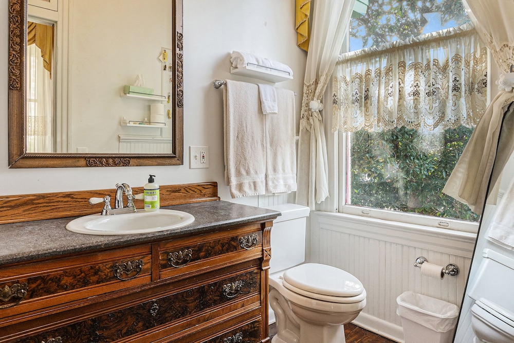 Double Room, Ensuite - Photo 4