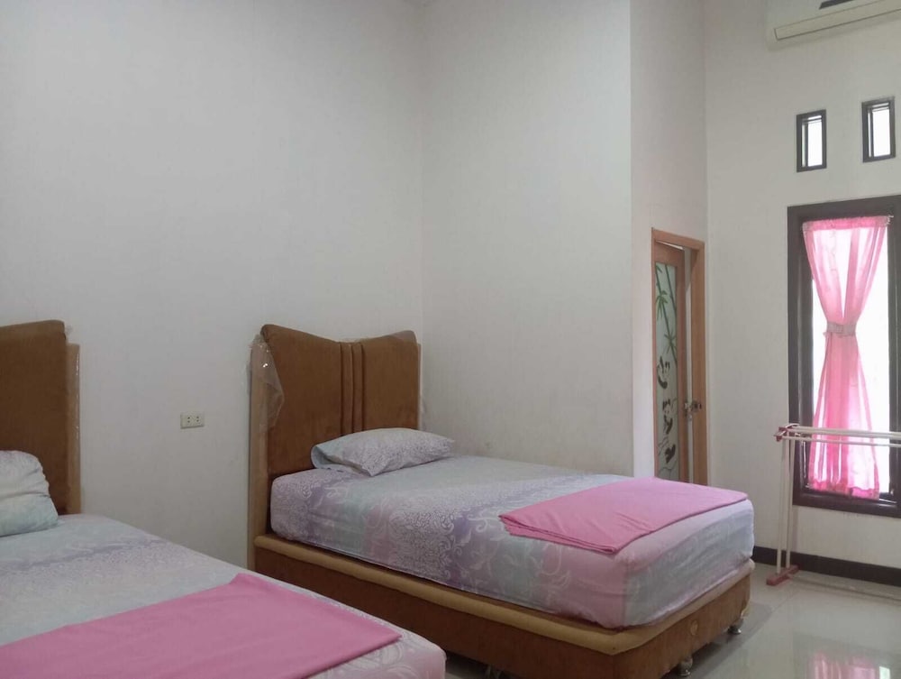 Standard Twin Room photo 1