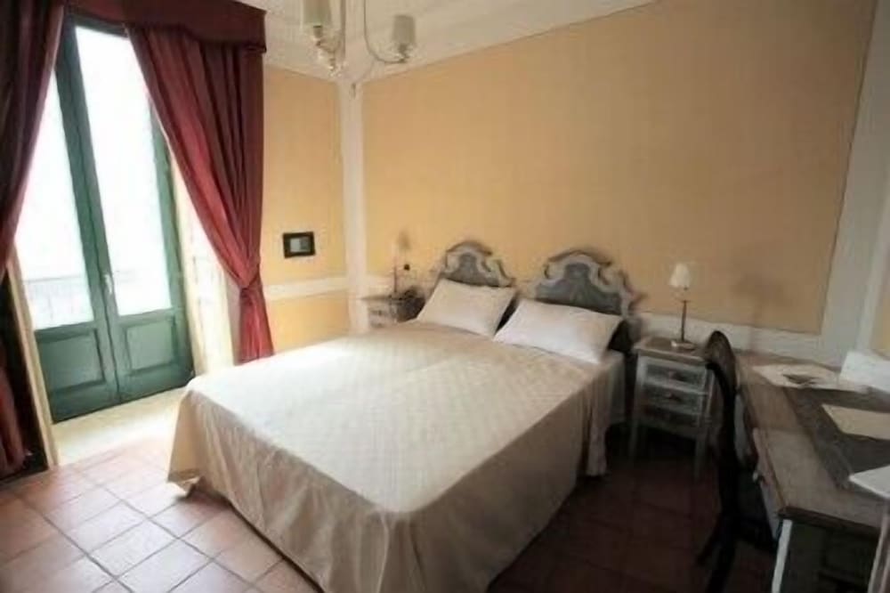 Panoramic Double or Twin Room photo 3