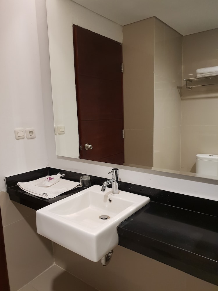 Royal Executive Room - Photo 6