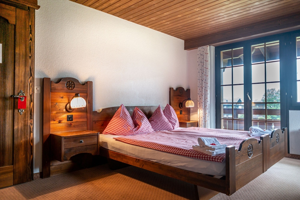 Twin Room, Accessible, Private Bathroom (First) photo 1
