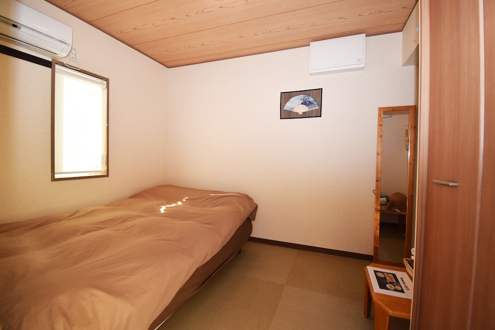 Room 303 photo 2