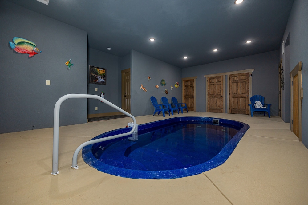 House, Multiple Beds, Hot Tub