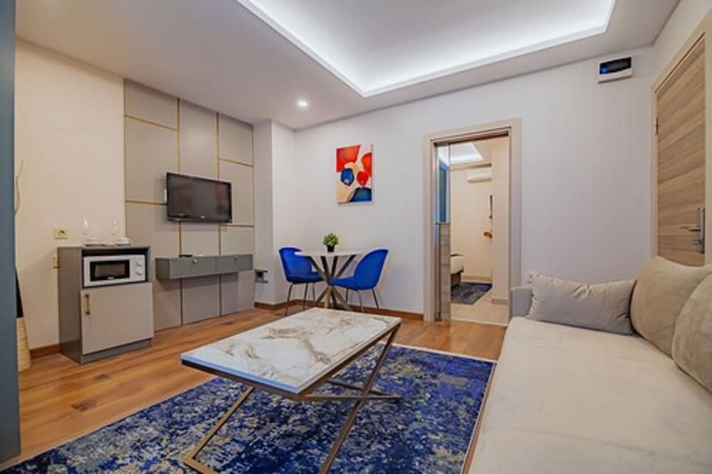 Two-Bedroom Apartment photo 3
