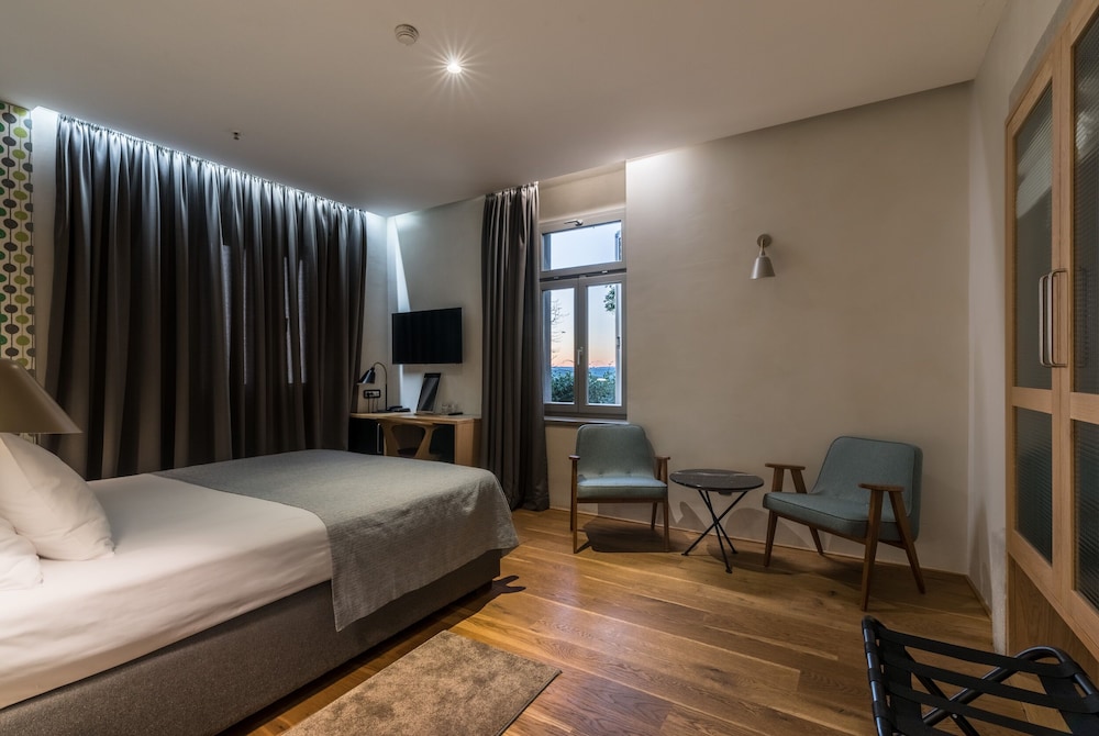 Standard Double Room, 1 Queen Bed, Ground Floor photo 2