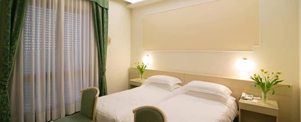 Basic Double or Twin Room photo 3