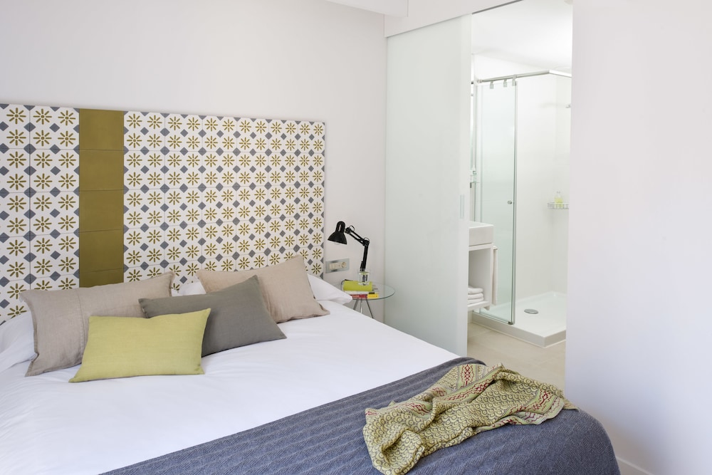 Apartment, 2 Bedrooms, 2 Bathrooms photo 3