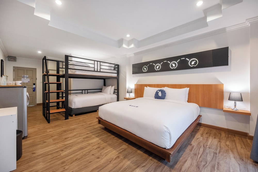 Deluxe Quadruple Room
