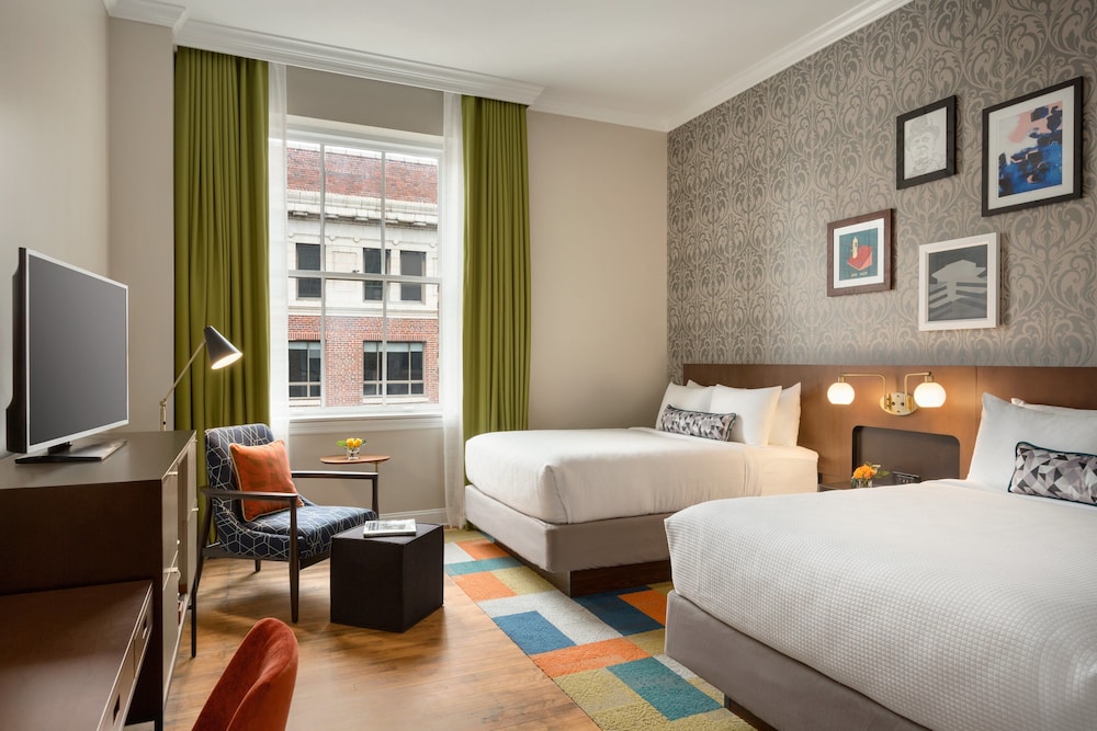 Premium Room, 2 Queen Beds, Accessible (Comm, Roll In Shower)