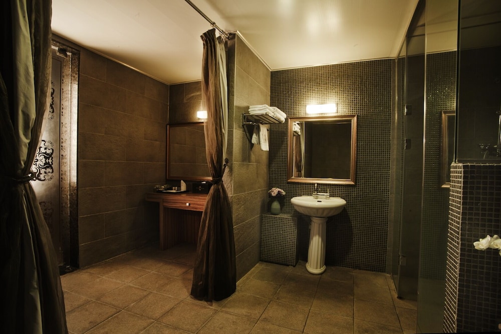 Royal Suite - Photo 4
