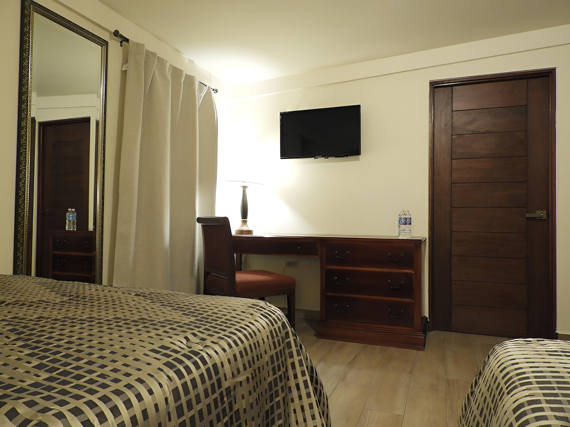 Standard Double Room, 2 Double Beds - Photo 2