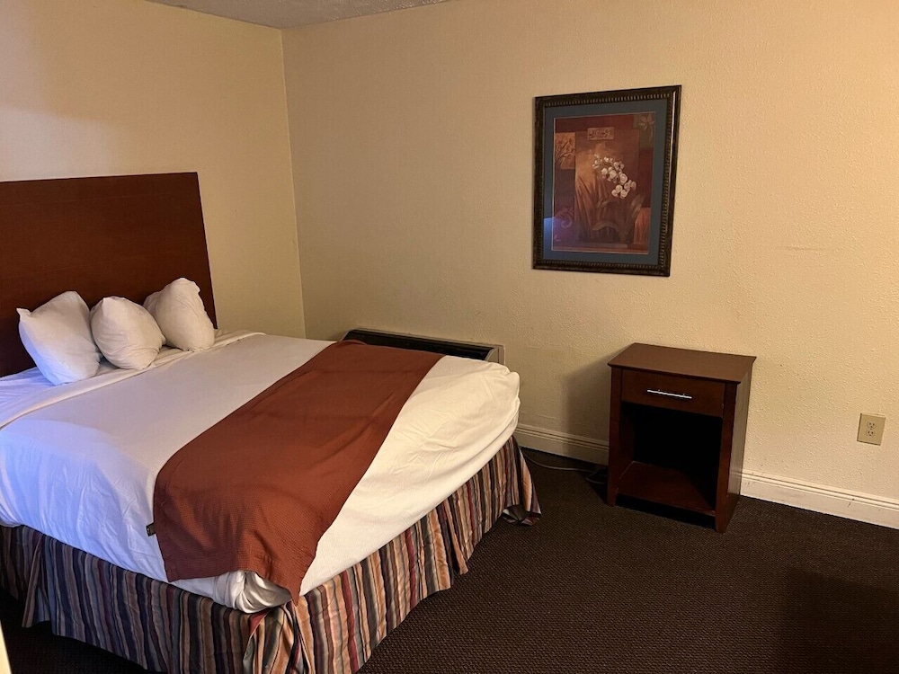 Suite, Multiple Beds, Non Smoking - Photo 1