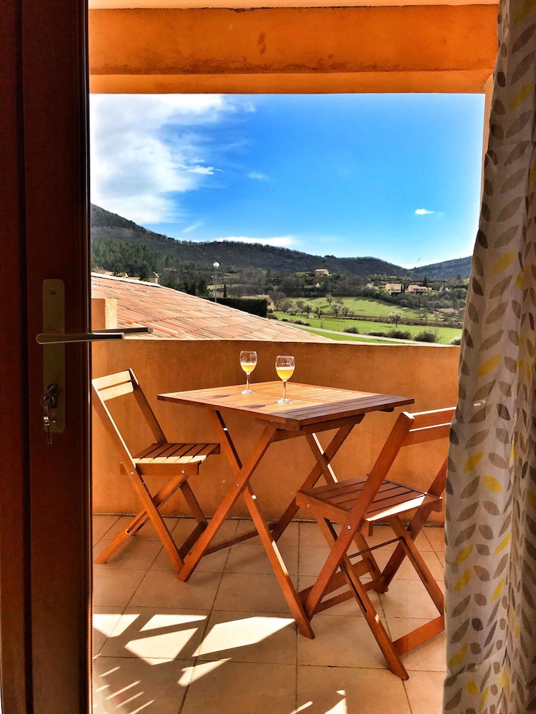 Panoramic Apartment, 3 Bedrooms, Lanai, City View photo 3