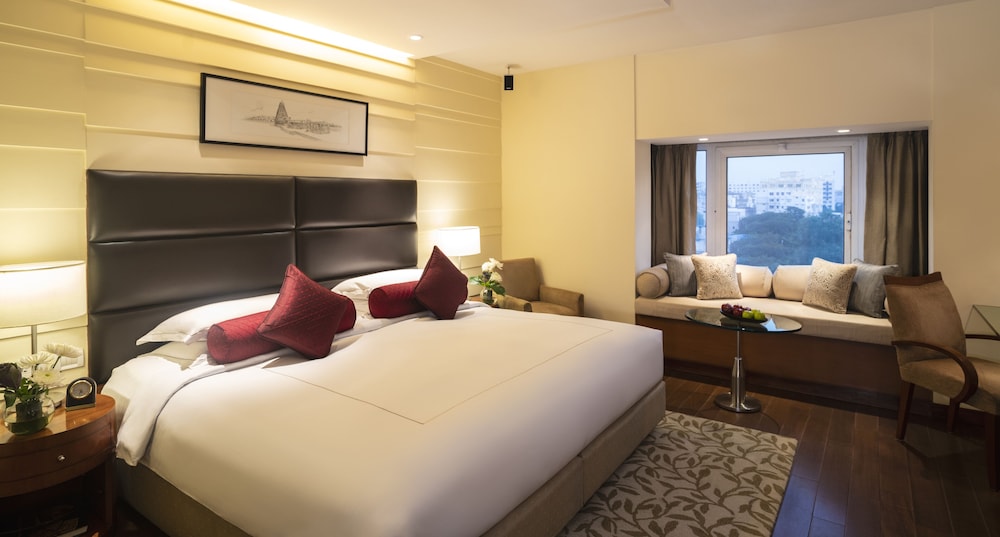 Luxury Room, 1 King Bed - Photo 1